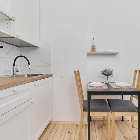 Jednosci Narodowej By Renters Appartement *